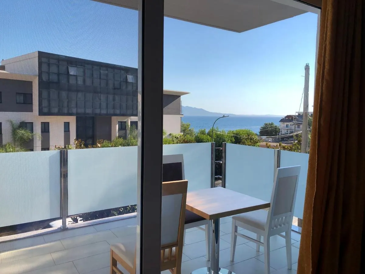 Nemesis Hotel Sarandë 4*,